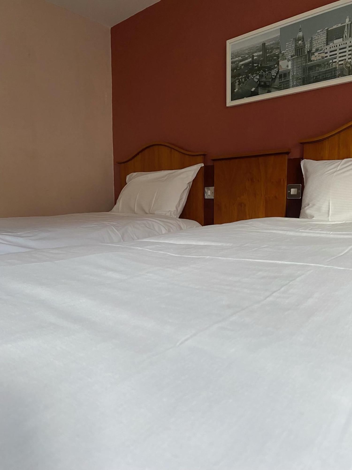 Airport Inn & Spa Manchester Wilmslow Ngoại thất bức ảnh